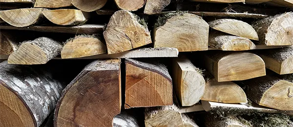 Pièces de bois en cours de fabrication
